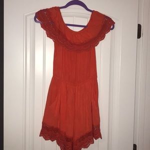 Off the shoulder romper, has pockets